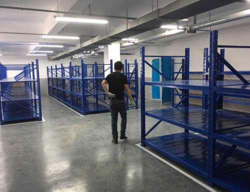 汽車(chē)4S店(diàn)貨架